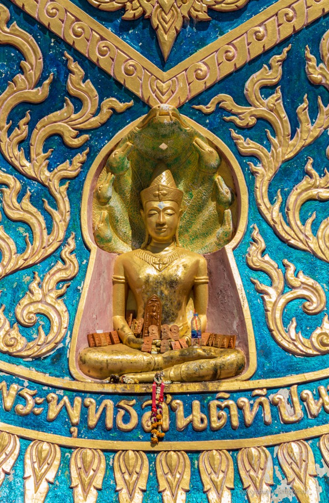 Tempel mit Statue auf Ko Samui