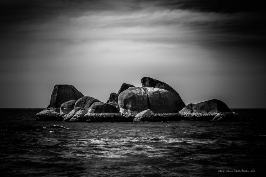 Gesteinsformationen am Strand von Lamai Beach