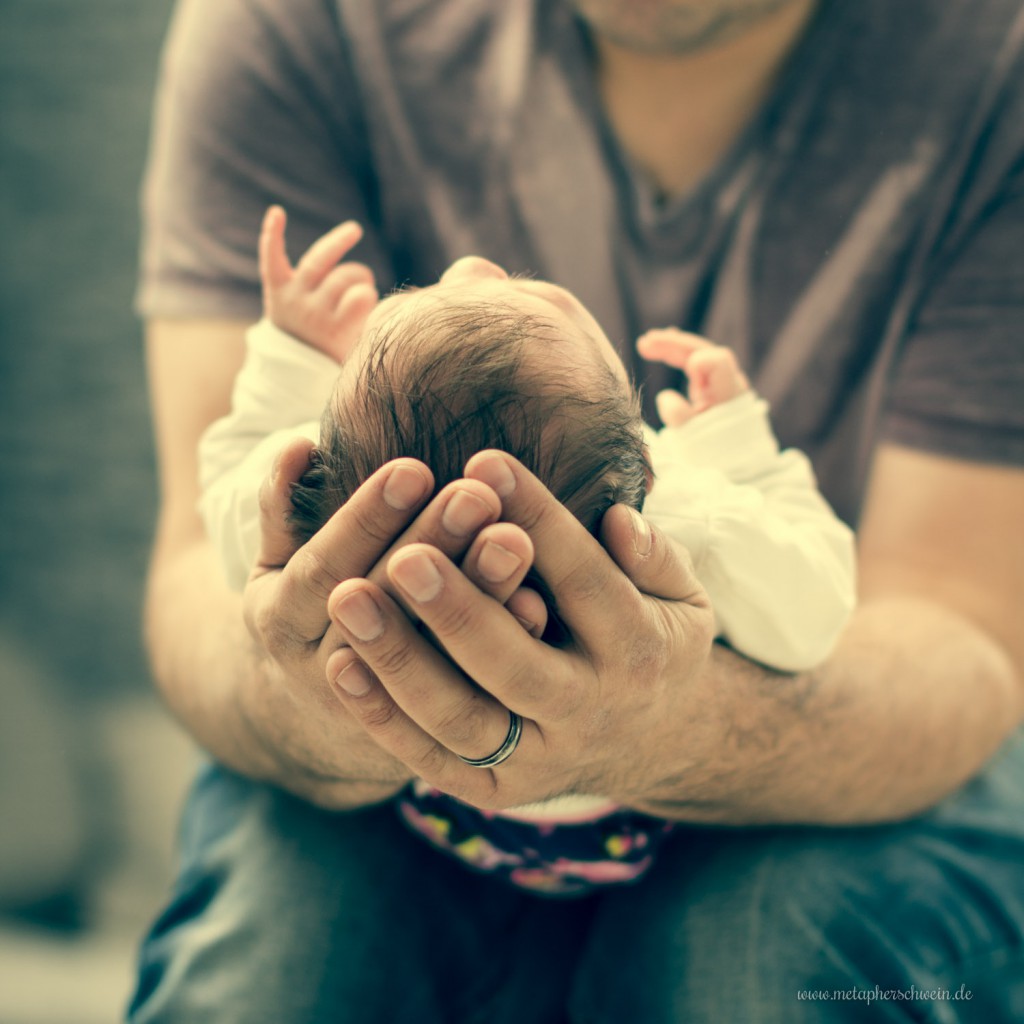 Babyfotografie mit Jona Eleen und den frischgebackenen Eltern - Fotografie von metapherschwein.de