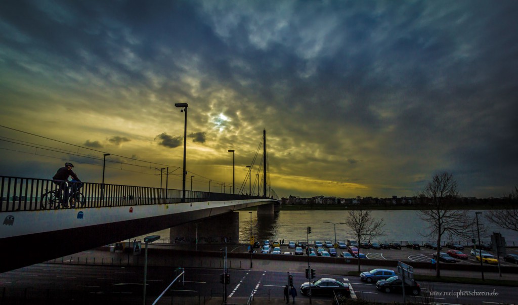 Blick von der Oberkasseler Richtung Düsseldorf-Oberkassel
