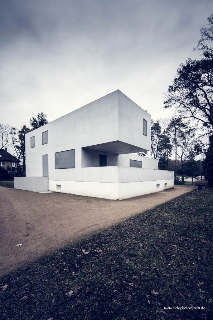 Das 2014 rekonstruierte Haus Gropius in Dessau | © Michael Eichhorn