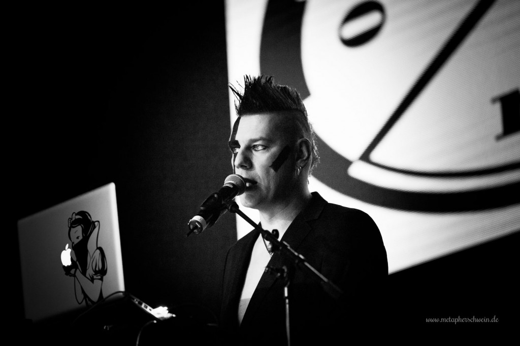 Clan of Xymox auf dem Autumn Moon Festival 2015 in Hameln | www.metapherschwein.de